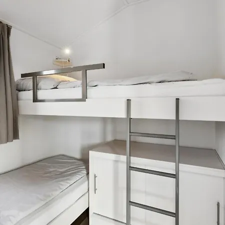 2 Bedroom Beautiful In Dom wakacyjny