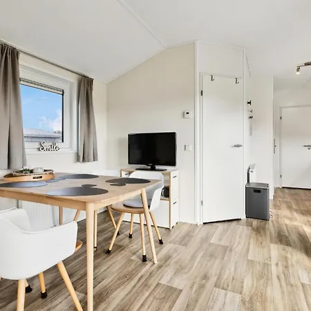 2 Bedroom Beautiful In Dom wakacyjny