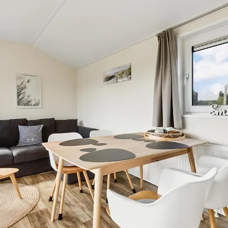 Dom wakacyjny 2 Bedroom Beautiful In