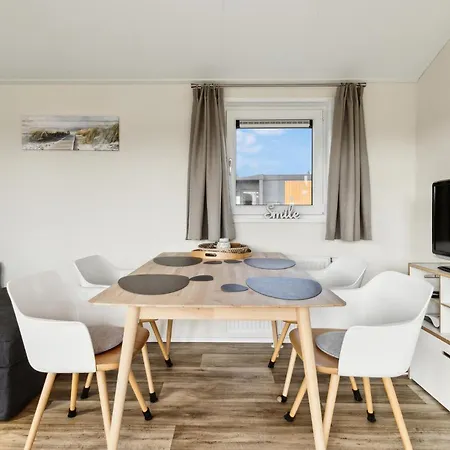 2 Bedroom Beautiful In Dom wakacyjny *