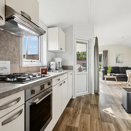 Dom wakacyjny 2 Bedroom Beautiful In *