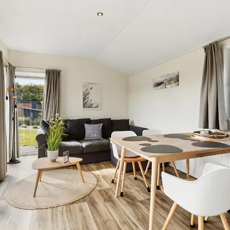 Dom wakacyjny 2 Bedroom Beautiful In Susel